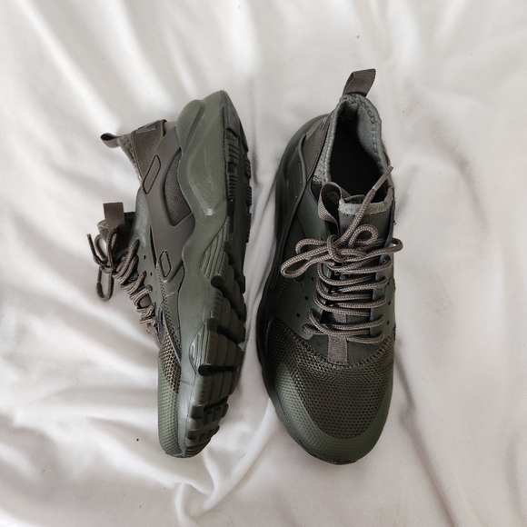 Nike Air Sneaker men's size 8 Moss Green Huarache Run - Picture 10 of 16